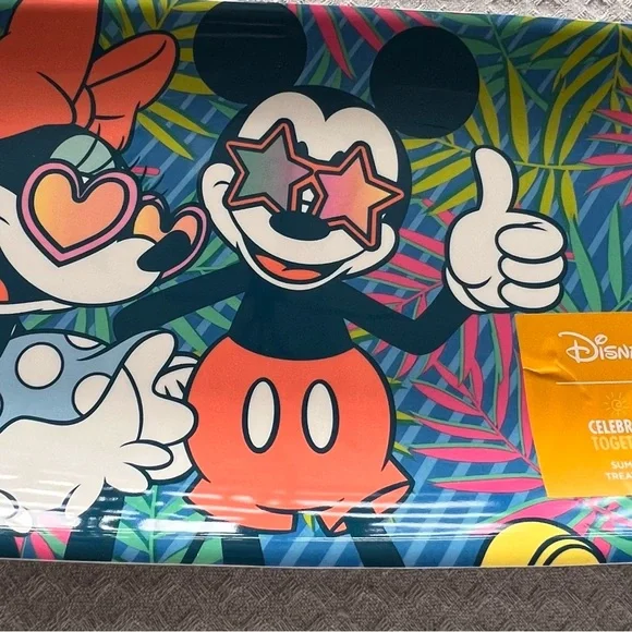 NWT adorable set of 2 ©Disney Mickey and Minnie Mouse summer treat trays. - Picture 3 of 7